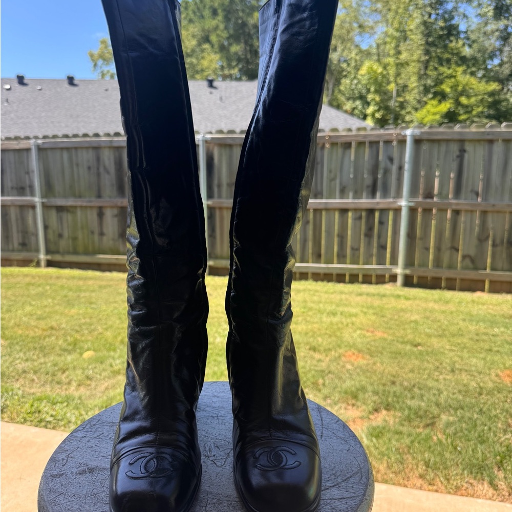 CHANEL Glossy Black Heeled Boots